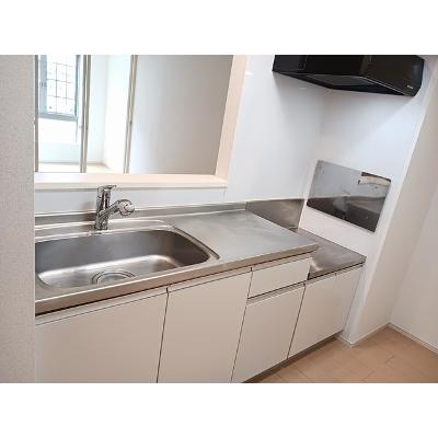 フルット 102【管理NO：1-018506101-01020】 ★家具家電は申し込み後に搬入します★ ★2026年09月下旬入居可能★の物件写真3