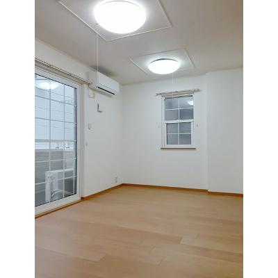 ヴェズレー・西中原 102【管理NO：1-014475501-01020】 ★家具家電は申し込み後に搬入します★ ★2026年10月中旬入居可能★の物件写真2