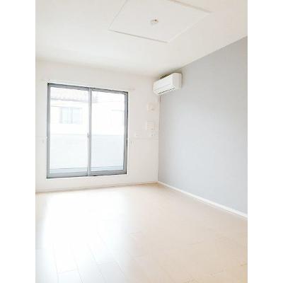クザリアーナ 203【管理NO：1-020680101-02030】 ★家具家電は申し込み後に搬入します★ ★2026年10月中旬入居可能★の物件写真2