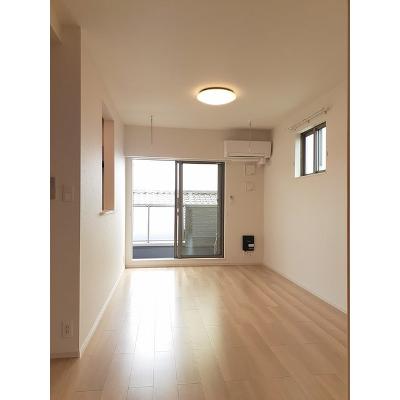 カーサ　ウィステリア 301【管理NO：1-027339801-03010】 ★家具家電は申し込み後に搬入します★の物件写真2