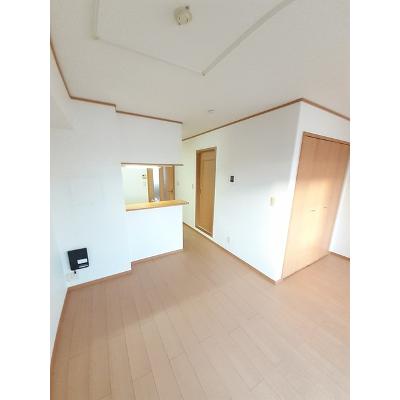 ラ・プリマヴェーラ 203【管理NO：1-013115601-02030】 ★家具家電は申し込み後に搬入します★の物件写真2