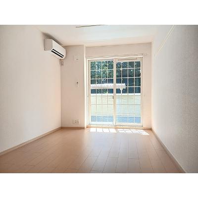 リバーサイド　レジデンス 102【管理NO：1-015472501-01020】 ★家具家電は申し込み後に搬入します★の物件写真2