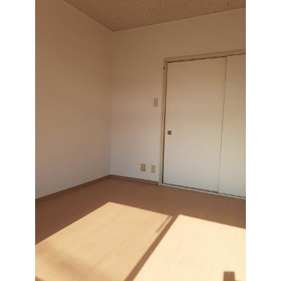 メゾン手原 101【管理NO：1-000365601-01010】 ★家具家電は申し込み後に搬入します★ ★2026年09月中旬入居可能★の物件写真2