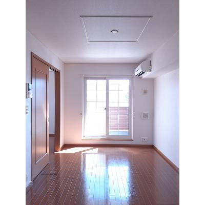 グランデ・フィオーレ 203【管理NO：1-014335801-02030】 ★家具家電は申し込み後に搬入します★ ★2026年10月上旬入居可能★の物件写真2