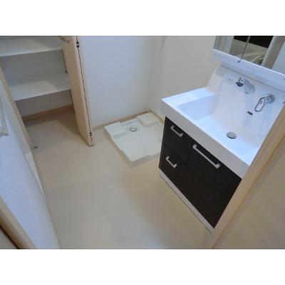 カーサ・アネーロ 306【管理NO：1-016620601-03060】 ★家具家電は申し込み後に搬入します★ ★2026年10月上旬入居可能★の物件写真6