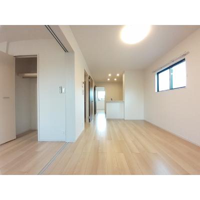 フェゼント 203【管理NO：1-026409301-02030】 ★家具家電は申し込み後に搬入します★ ★2026年10月上旬入居可能★の物件写真2