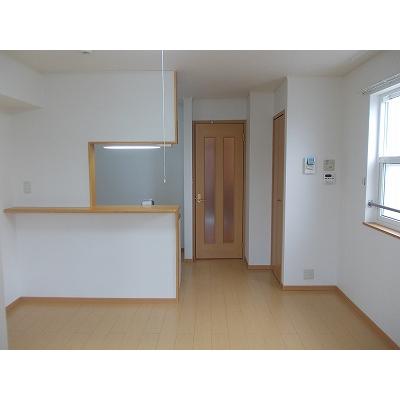 サムシンエルス 201【管理NO：1-014187501-02010】 ★家具家電は申し込み後に搬入します★ ★2026年10月上旬入居可能★の物件写真2