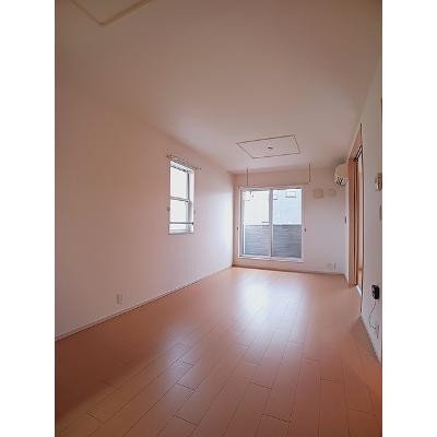 ルーチェラルゴⅡ 204【管理NO：1-017297401-02040】 ★家具家電は申し込み後に搬入します★の物件写真2