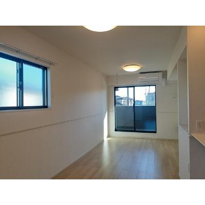 グレイス 203【管理NO：1-027310001-02030】 ★家具家電は申し込み後に搬入します★の物件写真2