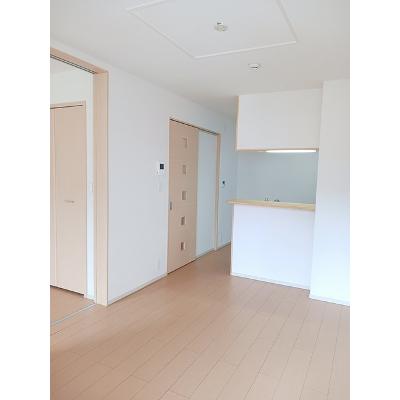 ラ　フェーリア 202【管理NO：1-021050901-02020】 ★家具家電は申し込み後に搬入します★ ★2026年10月中旬入居可能★の物件写真2