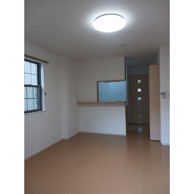 ビーネ　Ⅱ 103【管理NO：1-018426101-01030】 ★家具家電は申し込み後に搬入します★の物件写真2