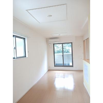 エトワール宮橋 203【管理NO：1-021090701-02030】 ★家具家電は申し込み後に搬入します★の物件写真2