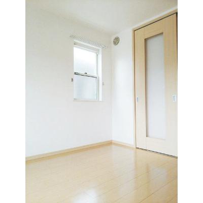 ブルームーン 101【管理NO：1-016795201-01010】 ★家具家電は申し込み後に搬入します★ ★2026年10月中旬入居可能★の物件写真2