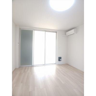 エヴァファースト 106【管理NO：1-027560401-01060】 ★家具家電は申し込み後に搬入します★の物件写真2