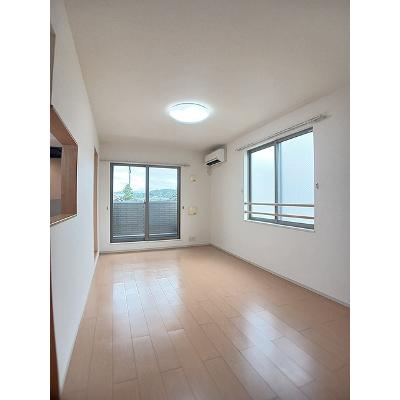 メゾン　アンソレイユ 305【管理NO：1-019259201-03050】 ★家具家電は申し込み後に搬入します★の物件写真2