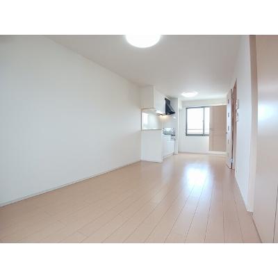 シュトラント神正 302【管理NO：1-020932801-03020】 ★家具家電は申し込み後に搬入します★ ★2026年10月上旬入居可能★の物件写真2