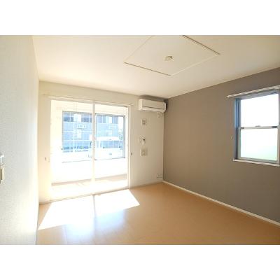 リバーサンⅡ 101【管理NO：1-020908802-01010】 ★家具家電は申し込み後に搬入します★の物件写真2