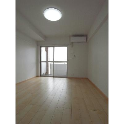 グラン・スイート 305【管理NO：1-018875201-03040】 ★家具家電は申し込み後に搬入します★ ★2026年10月中旬入居可能★の物件写真2