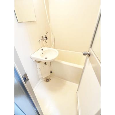 ユニオンマンスリー本千葉２　403　1R・シングル☆【禁煙ルーム】安心のオートロック完備/温水洗浄便座＆バス・トイレ別＆デスク・チェア＆たっぷり収納2ドア冷蔵庫など生活家電のあるお部屋の物件写真4