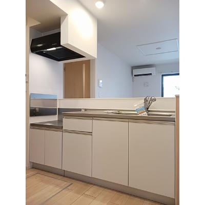 エアリーガーデン 103【管理NO：1-023839601-01030】 ★家具家電は申し込み後に搬入します★の物件写真3