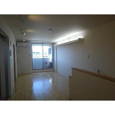 メゾン葵 402【管理NO：1-020735401-04020】 ★家具家電は申し込み後に搬入します★ ★2026年10月上旬入居可能★の物件写真2