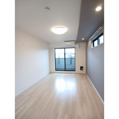 ルピナス　イースト 303【管理NO：1-027772201-03030】 ★家具家電は申し込み後に搬入します★ ★2026年10月中旬入居可能★の物件写真2