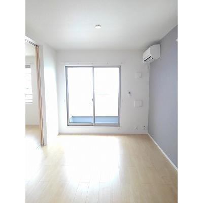バニラホワイト 201【管理NO：1-024076801-02010】 ★家具家電は申し込み後に搬入します★の物件写真2