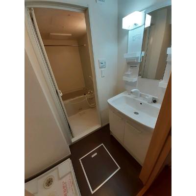 フローラ 203【管理NO：1-019823601-02030】 ★家具家電は申し込み後に搬入します★の物件写真6