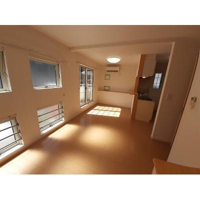 ＨＩＫＡＲＩ　ＦＯＲＥＶＥＲ 201【管理NO：1-017833601-02010】 ★家具家電は申し込み後に搬入します★ ★2026年10月中旬入居可能★の物件写真2