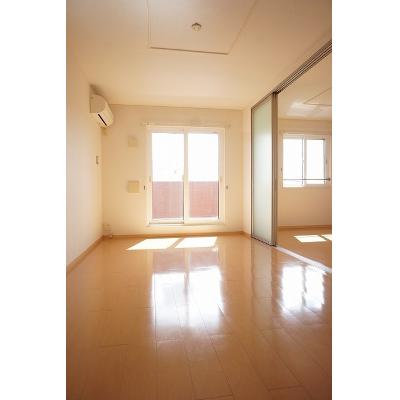 ラ・プラージュ 201【管理NO：1-015882801-02010】 ★家具家電は申し込み後に搬入します★ ★2026年10月上旬入居可能★の物件写真2