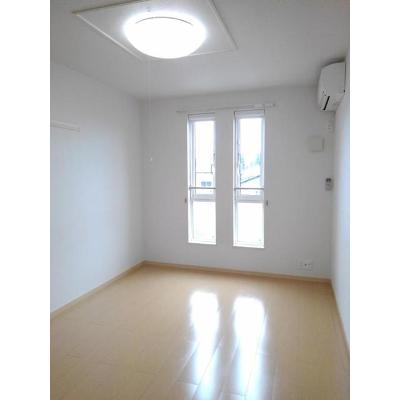 ぼっち 201【管理NO：1-016709801-02010】 ★家具家電は申し込み後に搬入します★ ★2026年09月下旬入居可能★の物件写真2