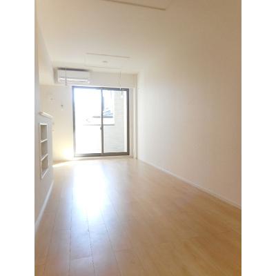 サンリット沼津 102【管理NO：1-023425301-01020】 ★家具家電は申し込み後に搬入します★ ★2026年10月中旬入居可能★の物件写真2