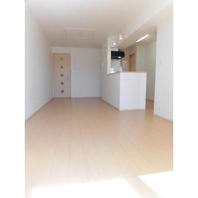アイランド花月　Ⅲ 201【管理NO：1-018846302-02010】 ★家具家電は申し込み後に搬入します★ ★2026年10月下旬入居可能★の物件写真2