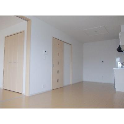 花水木 203【管理NO：1-017164101-02030】 ★家具家電は申し込み後に搬入します★ ★2026年10月下旬入居可能★の物件写真2