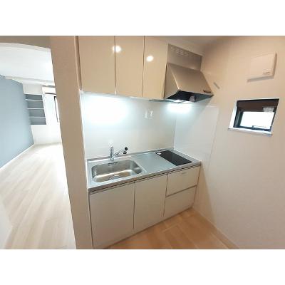 クレストアドバンステンパイⅡ 103【管理NO：1-027333402-01030】 ★家具家電は申し込み後に搬入します★の物件写真3