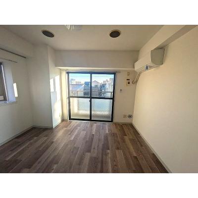 ユニオンマンスリー船橋８　301　1R・シングル☆【禁煙ルーム】人気の角部屋！デスク・チェア＆たっぷり収納2ドア冷蔵庫など生活家電のあるお部屋/駅近くには東武百貨店など複数あり買い物に便利の物件写真2