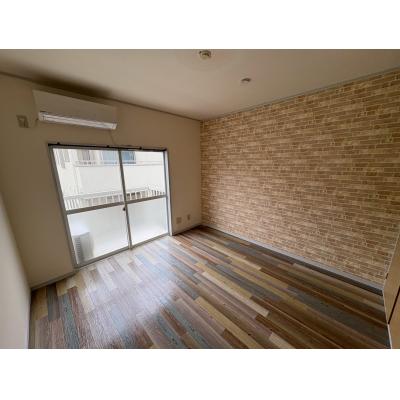 【コンビニまで徒歩6分！】サンパレスⅡ 102号室の物件写真3