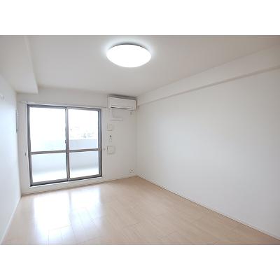 ララフラッツ 302【管理NO：1-021234301-03020】 ★家具家電は申し込み後に搬入します★の物件写真2