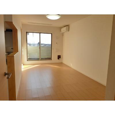 エターナル 302【管理NO：1-018414001-03020】 ★家具家電は申し込み後に搬入します★ ★2026年10月中旬入居可能★の物件写真2