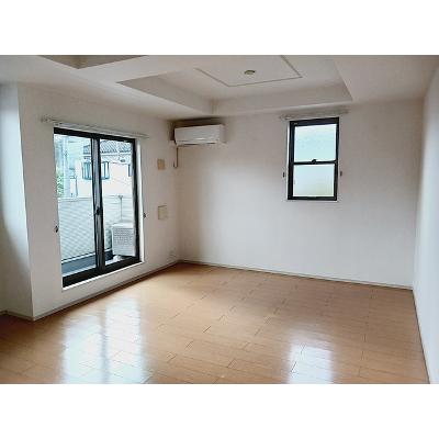 フローリッシュ 203【管理NO：1-018079201-02030】 ★家具家電は申し込み後に搬入します★の物件写真2