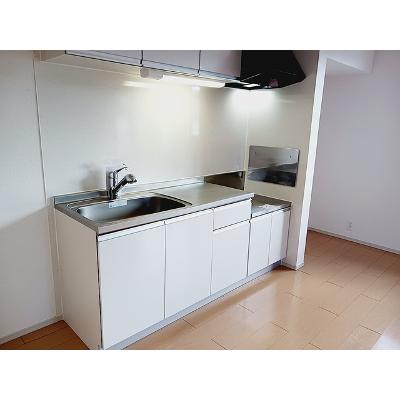 フローリッシュ 203【管理NO：1-018079201-02030】 ★家具家電は申し込み後に搬入します★の物件写真3