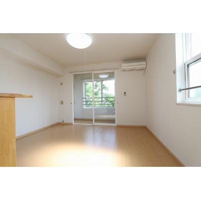 テラ　ハウス 203【管理NO：1-015830201-02030】 ★家具家電は申し込み後に搬入します★ ★2026年10月上旬入居可能★の物件写真2