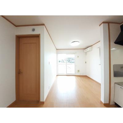 エクセレンス　ヒル　Ｃ 102【管理NO：1-013548201-01020】 ★家具家電は申し込み後に搬入します★ ★2026年10月上旬入居可能★の物件写真2