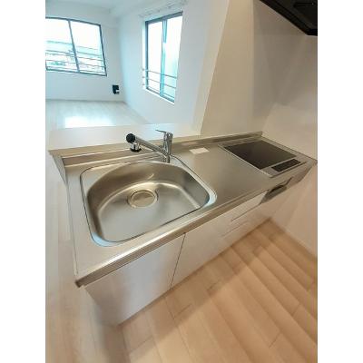 シュトラール 303【管理NO：1-027353301-03030】 ★家具家電は申し込み後に搬入します★ ★2026年10月中旬入居可能★の物件写真3