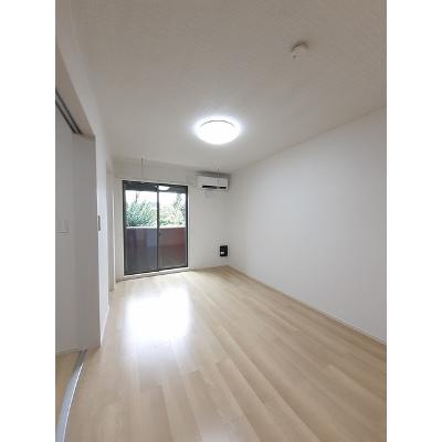 パルメゾン　ロータス 102【管理NO：1-026478101-01020】 ★家具家電は申し込み後に搬入します★ ★2026年12月中旬入居可能★の物件写真2