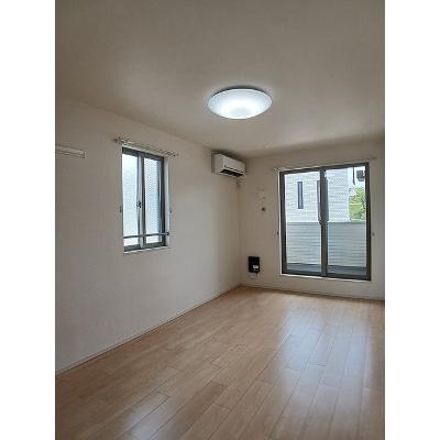 エアリー向山 201【管理NO：1-021736601-02010】 ★家具家電は申し込み後に搬入します★ ★2026年09月中旬入居可能★の物件写真2