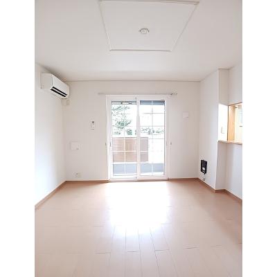 セレジェイラ 101【管理NO：1-014970901-01010】 ★家具家電は申し込み後に搬入します★の物件写真2