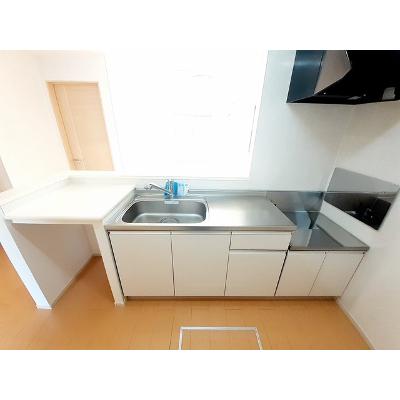 サンシャイン 101【管理NO：1-018834901-01010】 ★家具家電は申し込み後に搬入します★ ★2026年10月上旬入居可能★の物件写真3