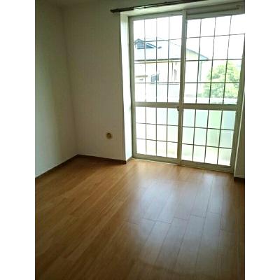 ヴィラ西秦 202【管理NO：1-010323701-02020】 ★家具家電は申し込み後に搬入します★ ★2026年10月中旬入居可能★の物件写真2