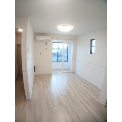 スプリング　テンＢ 101【管理NO：1-027306602-01010】 ★家具家電は申し込み後に搬入します★ ★2026年10月中旬入居可能★の物件写真2